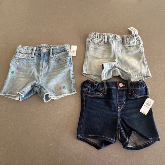 3 Pairs Girl 4T Old Navy Jeans Shorts -NEW! (NWT) - Picture 1 of 4